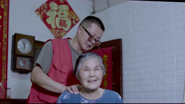 一等獎：《獻愛》報送單位：柘皋鎮